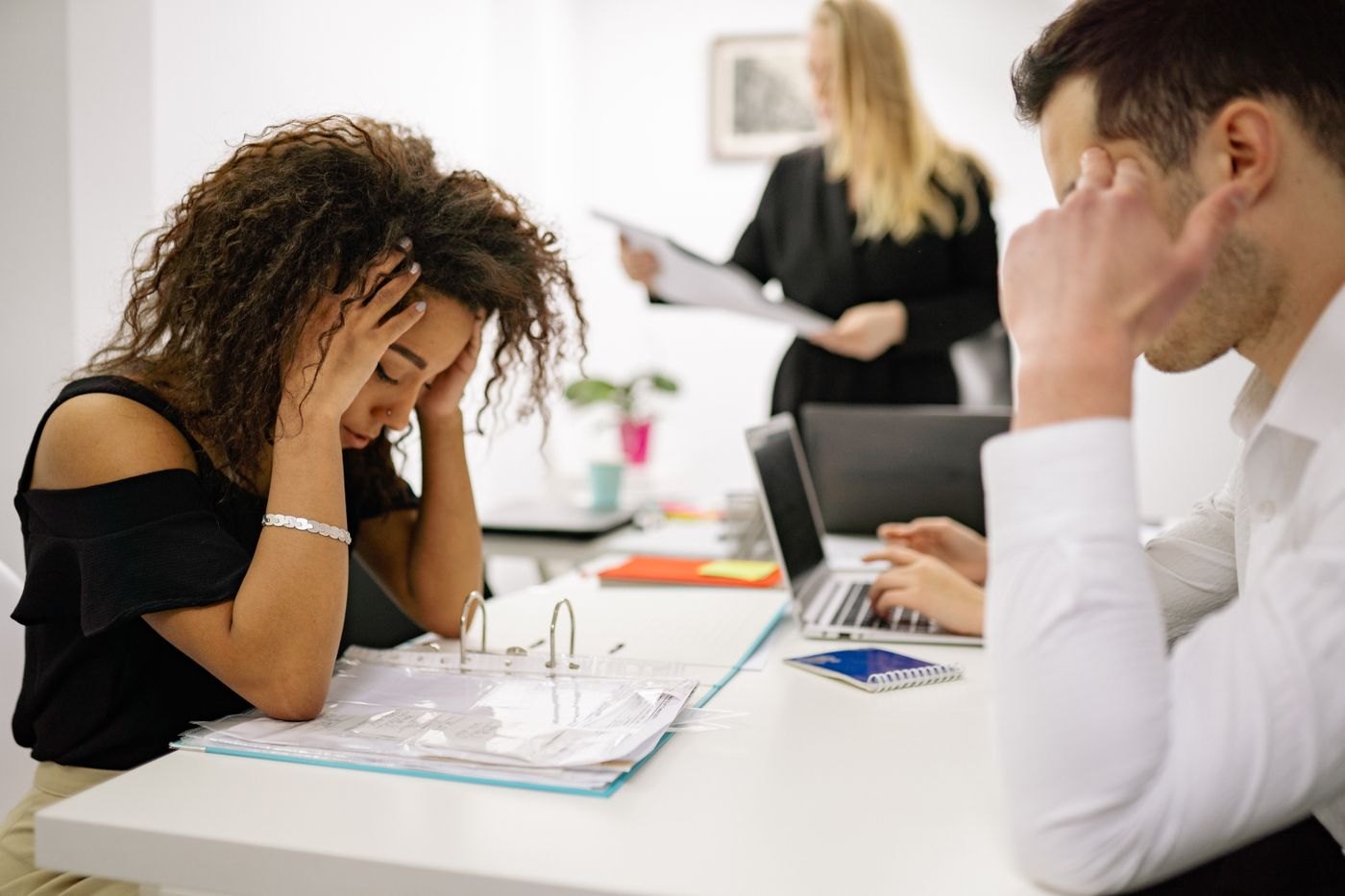 Burnout vs oboseală cronică: cum le deosebești